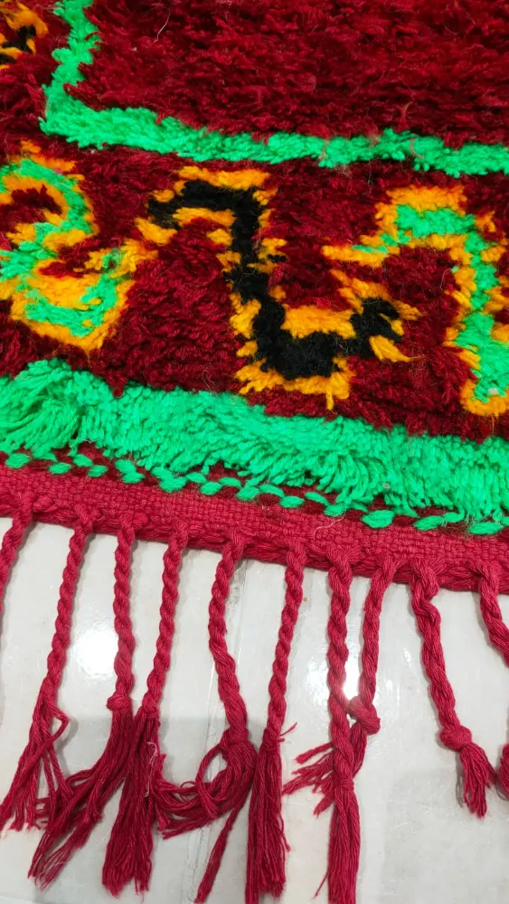 Handmade Traditional Red Yarn Runner Rug - 97 x 195 cm